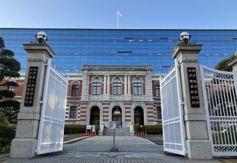 「本当はやったんだろう」自白迫られ体重激減か、逮捕・不起訴の16歳少女が死亡…母親が国と県に1億円超請求