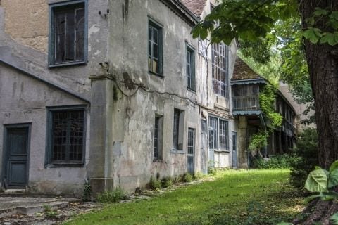 「騙して土地を奪う詐欺師の手口やん」ひろゆき氏が批判…財務省「9割引き売却」報道、本当にそんな制度？