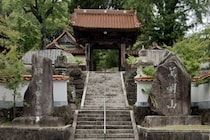 「人生が嫌になった」寺に放火した疑いで僧侶見習い逮捕、厳しい修行は時代に合わない？僧侶弁護士が答える