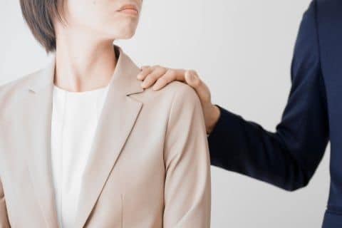 「妻も了承」「100％離婚する」不倫迫った50代上司の言葉はウソだった…20代女性の苦悩、貞操権侵害になる？