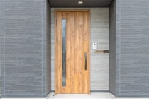 「脅しか」「いったい誰が？」 玄関前の「首なしネズミ」2匹におびえる夫婦、警察は動いてくれるのか