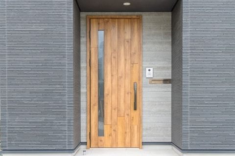 「脅しか」「いったい誰が？」 玄関前の「首なしネズミ」2匹におびえる夫婦、警察は動いてくれるのか