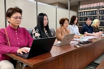 不同意性交罪の導入から3年、認知・検挙は増えたが「起訴率に変化なし」 当事者らが平口法相に要望書提出