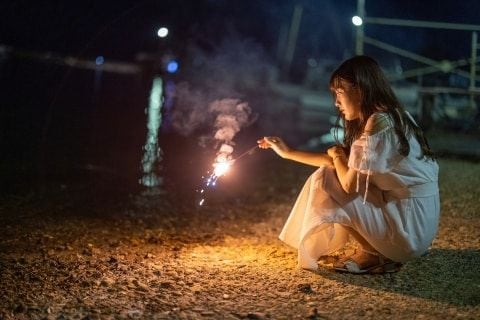 公園で「手持ち花火」、実はダメ？「みんなやってるからOK」と思ってたら…場所ごとにちがう「落とし穴」