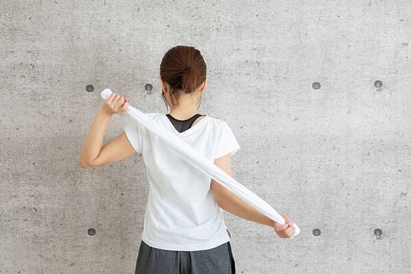 乾布摩擦は"細胞のスイッチ"だった──更年期こそ見直したいミトコンドリア活性法