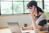 「働きながら学び直す」を国が支える新制度──40代・50代会社員のための教育訓練休暇給付金