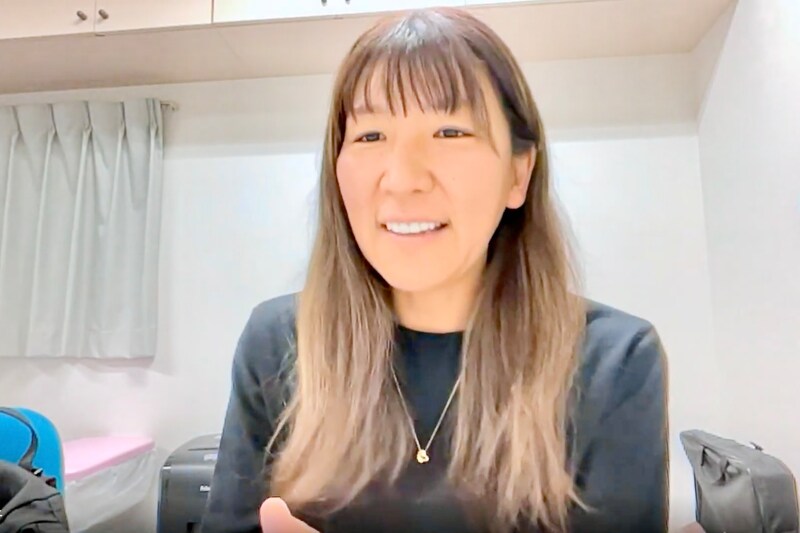インタビュー中の中野さん