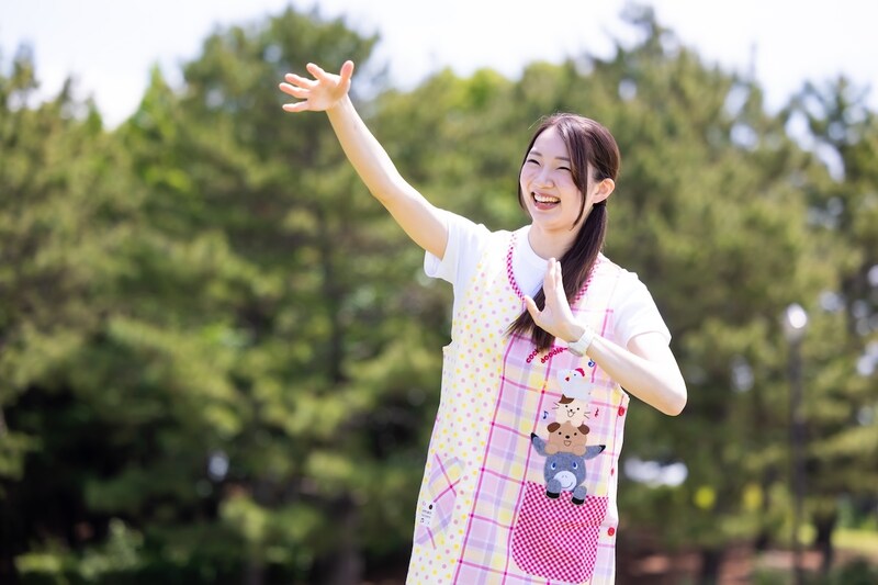 子育て支援員とは?資格の取得方法や研修制度、保育士との違い、業務内容などを解説!