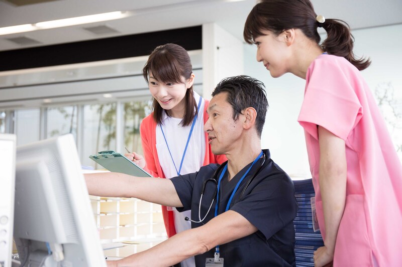 2つの通所サービス「デイサービス」と「デイケア」の看護師の役割って？