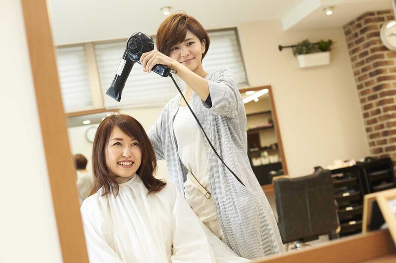 美容師のスタイリストになるには