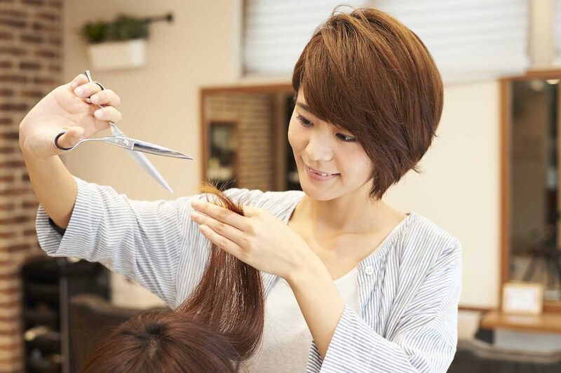 美容師のスタイリストの仕事内容・給与