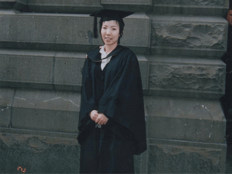 オーストラリアの看護大学卒業式の際の白川さん