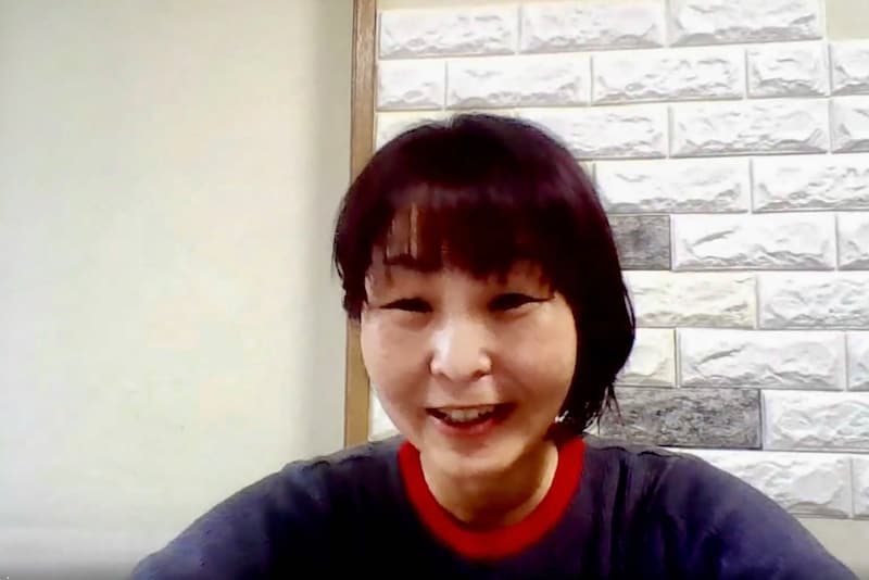 インタビューに答える蔭西さん