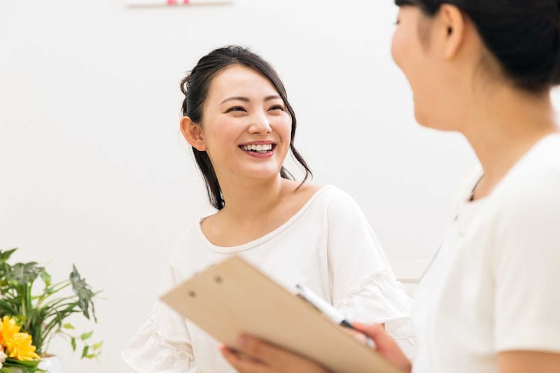 エステティシャンになるには?仕事内容、必要な資格、年収、将来性を調査