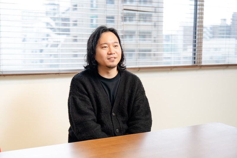 インタビューにこたえる株式会社EYEZEN 演出 石井將剛さん