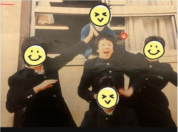 中央にいるのが、中学生のころの堀内さん。友だちと一緒に。