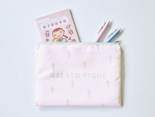 アイス柄がかわいい！ 母子手帳もすっぽり入るマタニティ用ポーチ