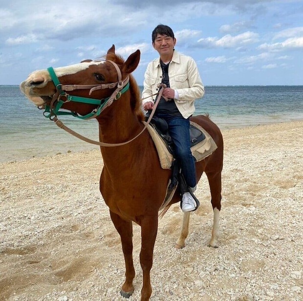 関西テレビ『旬感LIVE とれたてっ！』で、沖縄へロケに行ったときのオフショット。