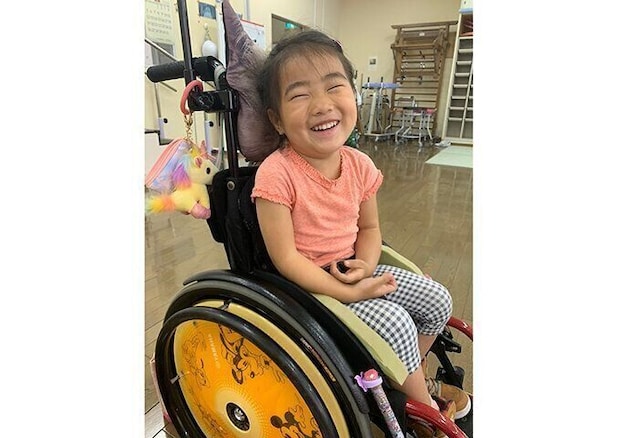 譲り受けた車いすを使用しているnonちゃん