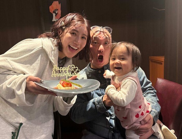 結婚記念日に、3人で食事へ。