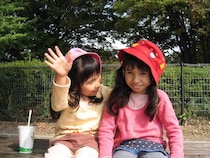 発達がゆっくりだと感じた2人の娘｡｢老化が早く進み､母親のこともわからなくなる｣との医師に言葉に､ただ涙【コケイン症候群】