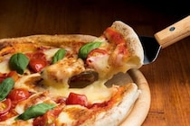 【医師監修】妊娠中、ピザは食べていい？それともダメ？