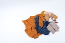 「赤ちゃんは冬でも室内では靴下はいらない」って知ってた？生後4～7カ月ベビーの【冬の着せ方Q&A】