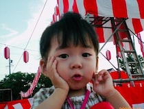 希少疾患のために身長123cmの大学生モデル。「小さくてよかった！」と考えるポジティブさは母のおかげ【2型コラーゲン異常症】