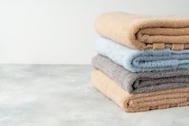 タオルやシーツ、厚手の衣類が乾きにくい！冬の洗濯物のお悩みは少しの手間でグッと乾燥時間を短縮できる！