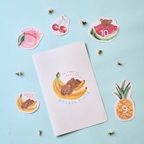 GELATO PIQUE「手形・足形・命名書シート＆フォトプロップス」がとじ込み付録に。『後期のたまごクラブ』春号が発売中！