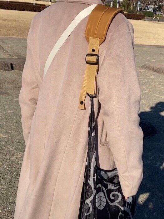 【3COINS】知ってる? 両手が開く最新「バッグ吊下げアイテム」