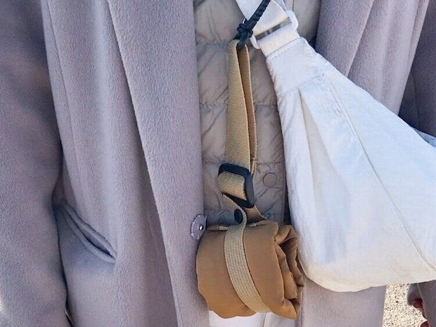 【3COINS】知ってる? 両手が開く最新「バッグ吊下げアイテム」