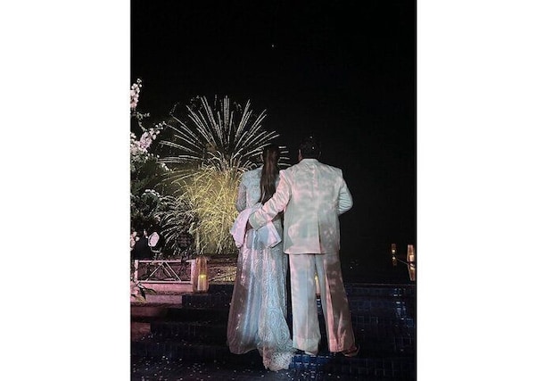 結婚式の最後は、花火が打ち上がった最高の演出も。