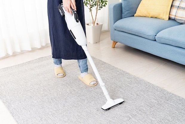 畳の上でスリッパ、病院のスリッパどう思う？各家庭のスリッパ事情