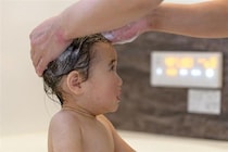 「昔の病気」「不潔が原因」は間違い。ママ・パパが知らないアタマジラミ感染症のこと【専門家監修】