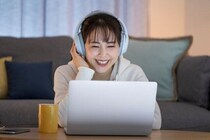 「会社バッグに子どものおもちゃが（いつの間に!?）」「寝落ちしてしまった翌朝の私の家事力すごい！」などなど。分刻みで仕事・育児・家事をこなす、働くママ・パパあるある