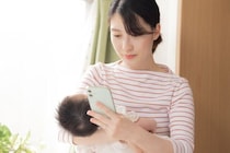 日常生活で不可欠なスマホ。子どもの前での利用、意識的に控えてる？【リアルママボイス】