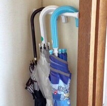 セリア、ダイソー｜玄関まわりがスッキリ整う！整理収納アドバイザーもおすすめの雨の日アイテム収納グッズ5選