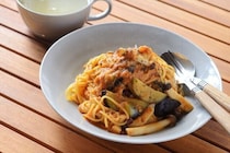 ボリューム満点でメインになる！みんなの麺レシピ＆料理研究家おすすめも！