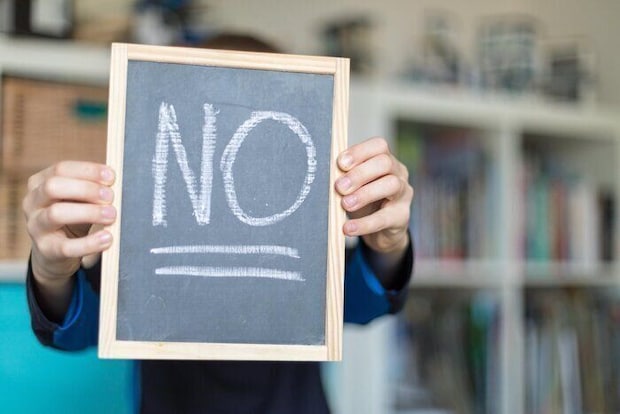 40代が着ると「地雷」になりやすいNGボトムスって!?