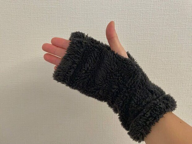 家でも外でも大活躍!“つけたまま使える”無印のハンドウォーマーが優秀すぎる