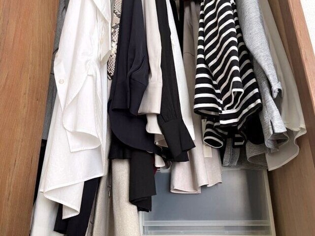 やめたらクローゼットがスッキリ整った!服が溢れかえっていた時にやっていた3つのこと