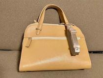 【3COINS】冬アウターも邪魔にならない！バッグに掛けて手ぶらでラクラク便利グッズ