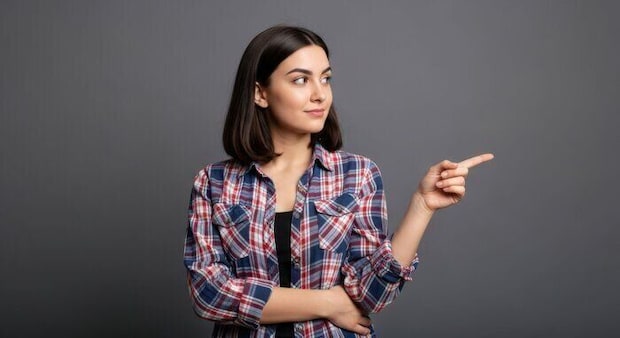 トップスで老け見え注意!40代が避けたい冬コーデの落とし穴3選