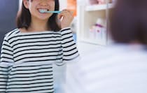 【歯科医が教える】実は逆効果!? 多くの人がやっている「NG歯磨き習慣」5選