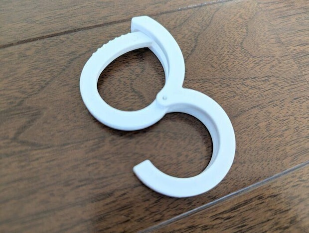 定番の弱点を克服！ひと工夫が光る100円ショップの「進化系フック」3選