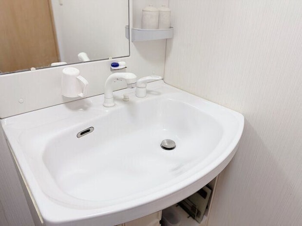 ごちゃつく洗面台下が一気にすっきり！見違えるほど整う収納アイデア3選