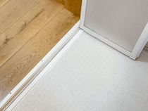 お風呂のドアの汚れをラクして確実に落とす！誰でもできるお風呂のドア掃除術