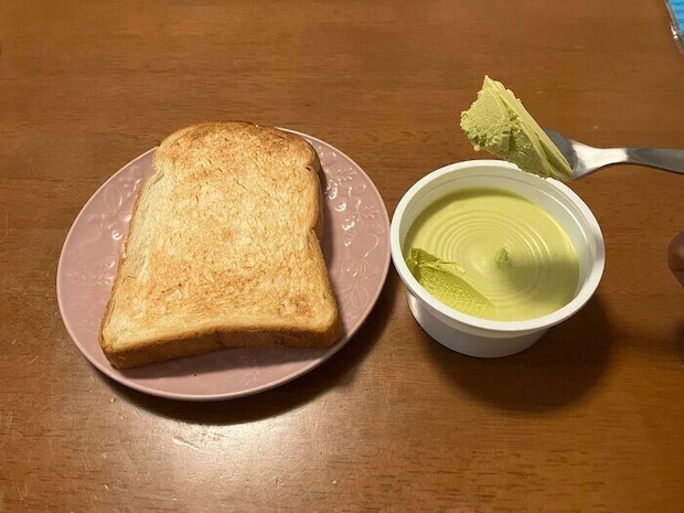 【3COINS】便利グッズだけじゃない！「明太マヨおかき」と「塗りパン ピスタチオ味」が絶品