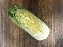 「外側から」は損してた…！野菜のプロが教える、白菜の鮮度をキープする意外な裏ワザ